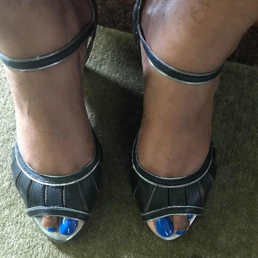 BP sandals, Pumps